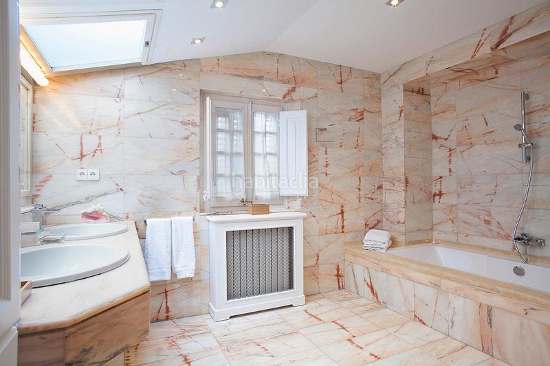 Foto 48e2770d-12cf-4afe-8709-75a47268fdbd. Masia amb xemeneia calefacció aparcament piscina a Castellar del Vallès