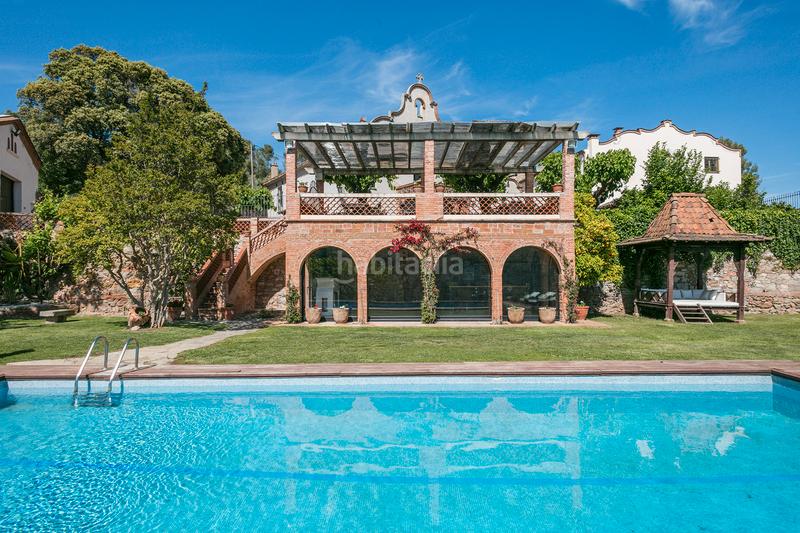 Foto 5434a2da-1b1f-4e6a-8839-249eeeb654b6. Masia amb xemeneia calefacció aparcament piscina a Castellar del Vallès