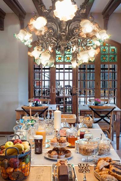 Foto 6a517bff-3f02-49dd-8ac9-ac835bf7c846. Masia amb xemeneia calefacció aparcament piscina a Castellar del Vallès