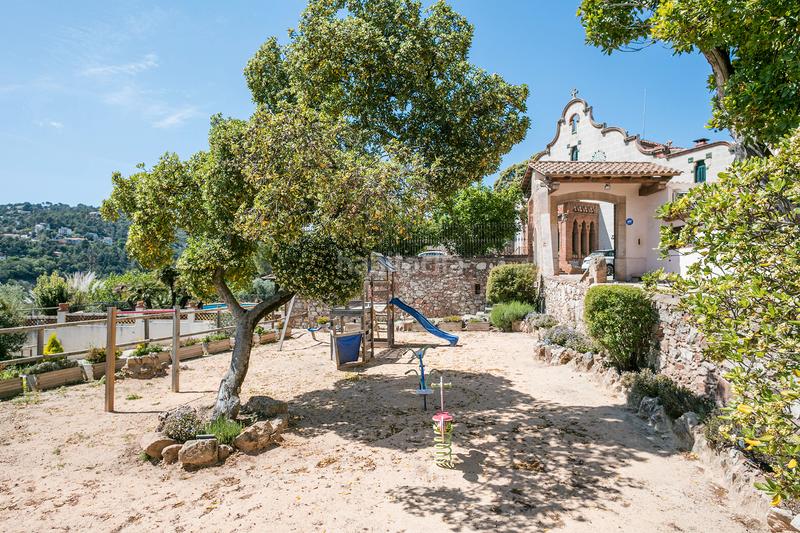 Foto 7363764d-b70a-4e6e-939d-bd33b631c2f7. Masia amb xemeneia calefacció aparcament piscina a Castellar del Vallès