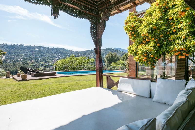 Foto 763df3e3-85c7-46d7-a2bb-595d31c9e53a. Masia amb xemeneia calefacció aparcament piscina a Castellar del Vallès