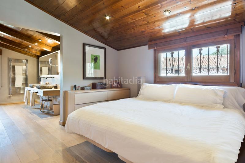 Foto 76a2de35-5f15-4301-9873-f33e24909d2b. Masia amb xemeneia calefacció aparcament piscina a Castellar del Vallès