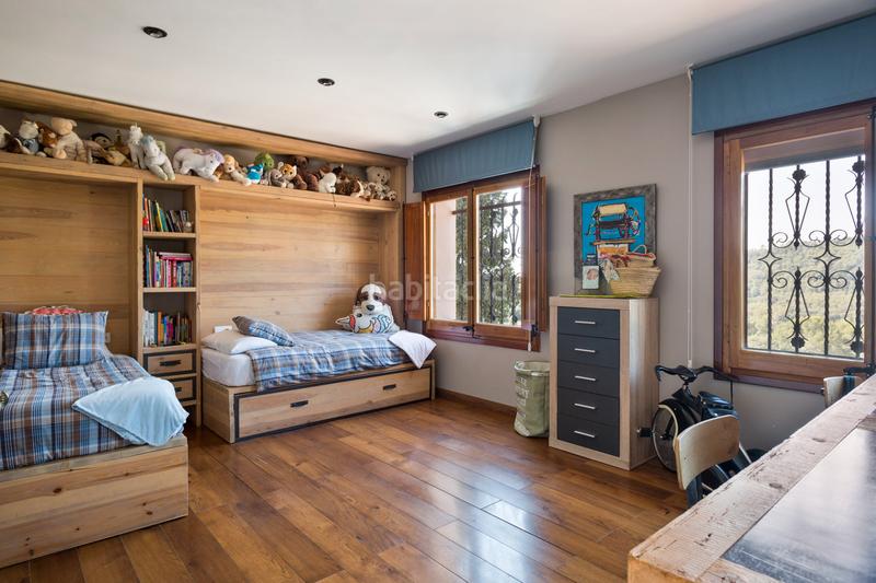 Foto 76e977ef-fe17-44f9-8886-de6873f554fe. Masia amb xemeneia calefacció aparcament piscina a Castellar del Vallès