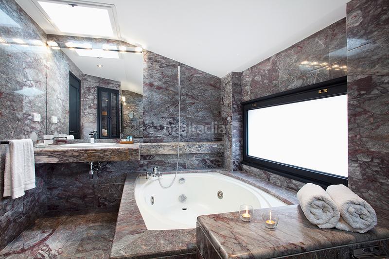 Foto 7a765c7a-c103-40f1-81c4-9ed99fcf8e3e. Masia amb xemeneia calefacció aparcament piscina a Castellar del Vallès