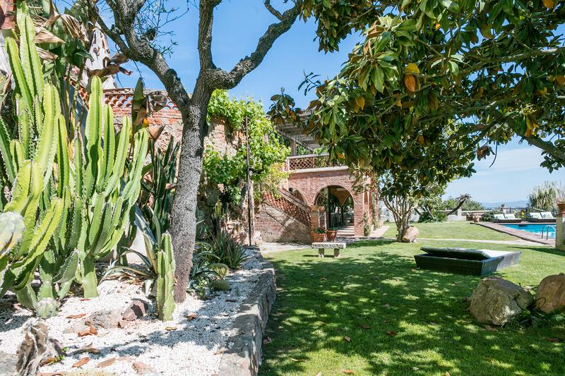 Foto 86c550a0-5693-4c59-889e-8bb1148758f8. Masia amb xemeneia calefacció aparcament piscina a Castellar del Vallès