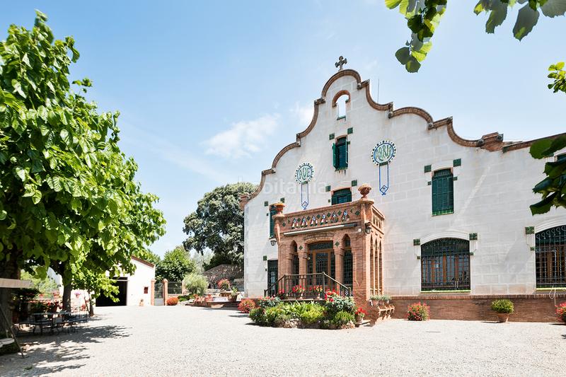 Foto 8c1ce61c-76ec-49c5-ac87-3c389bffe30d. Masia amb xemeneia calefacció aparcament piscina a Castellar del Vallès