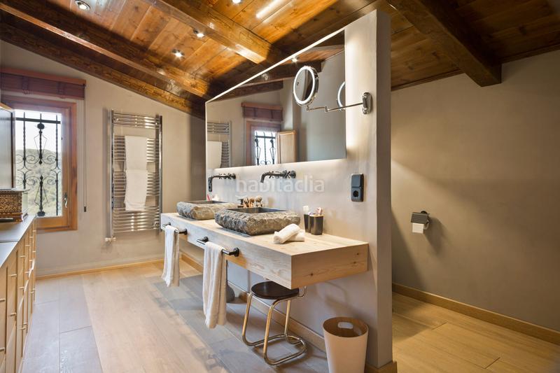 Foto 8c4df8db-1c96-4423-8062-940eb95cdd34. Masia amb xemeneia calefacció aparcament piscina a Castellar del Vallès