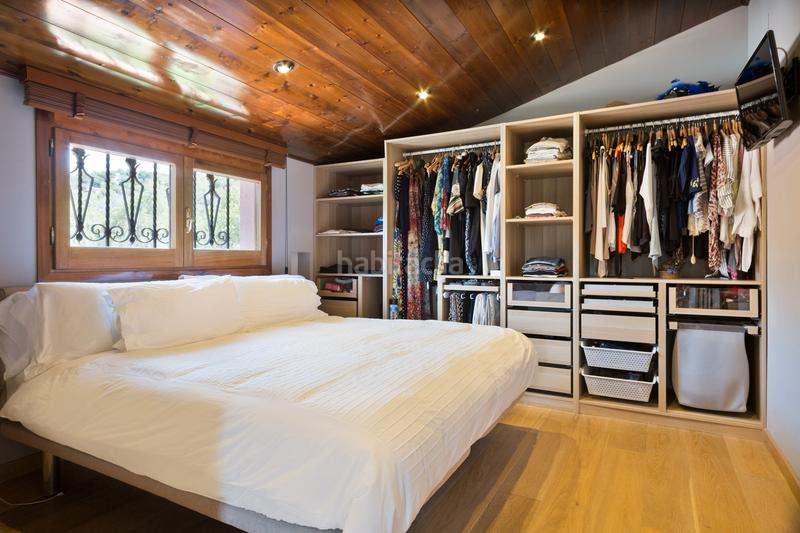 Foto 986d9d0a-7847-4d01-b575-97f8ed576ae1. Masia amb xemeneia calefacció aparcament piscina a Castellar del Vallès