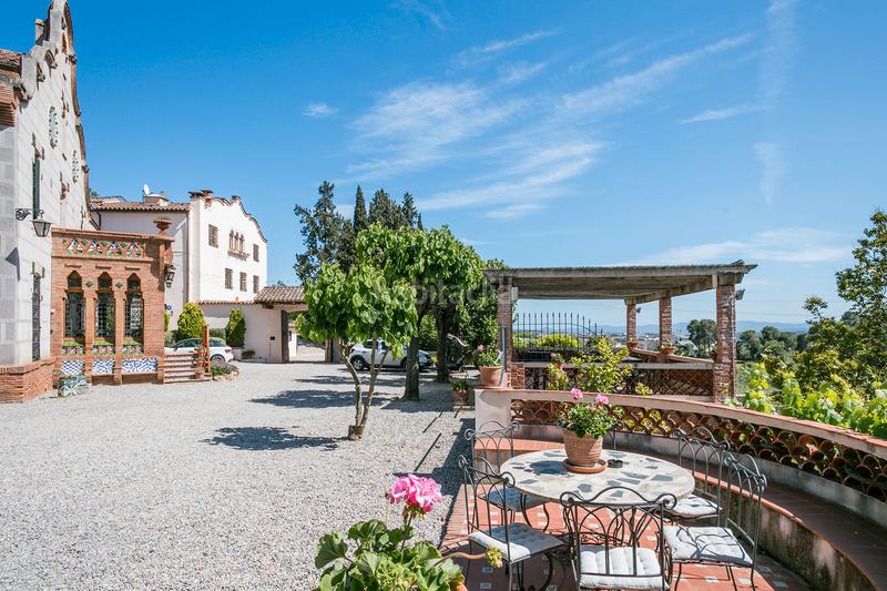 Foto aaae34bf-b1a1-4948-92b0-2f5c33e98223. Masia amb xemeneia calefacció aparcament piscina a Castellar del Vallès