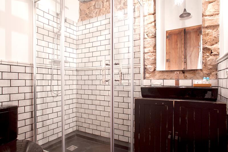 Foto b10dc619-f005-4b43-9cef-4d7306dc214e. Masia amb xemeneia calefacció aparcament piscina a Castellar del Vallès