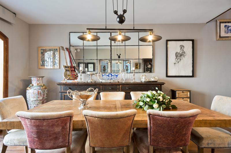 Foto b28f676a-4f42-4290-b070-5dbbd8b5c1c0. Masia amb xemeneia calefacció aparcament piscina a Castellar del Vallès