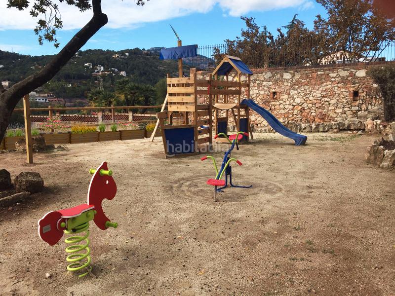 Foto bcd60718-e473-48ec-94d6-106d54a4dbf7. Masia amb xemeneia calefacció aparcament piscina a Castellar del Vallès