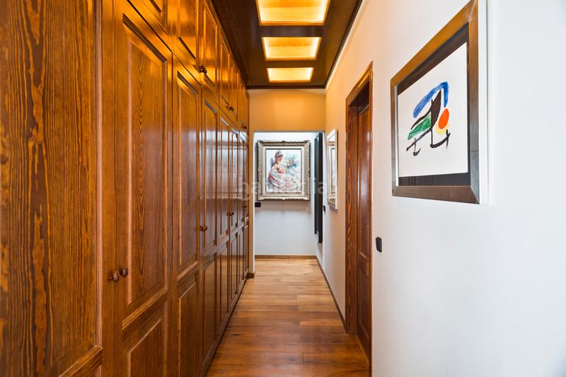 Foto c2f2c6b8-dea0-4c46-b779-0415bd8f9112. Masia amb xemeneia calefacció aparcament piscina a Castellar del Vallès