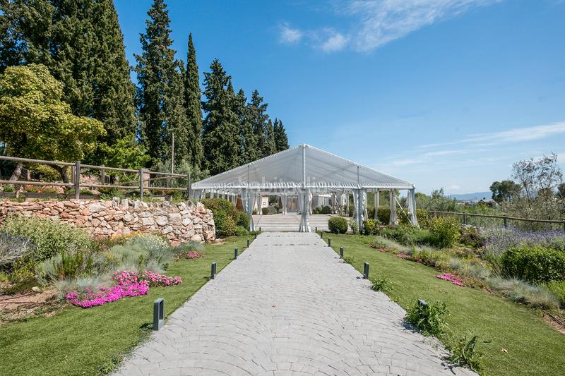 Foto c32559a0-1687-41ac-ad50-0dc132ddcbef. Masia amb xemeneia calefacció aparcament piscina a Castellar del Vallès