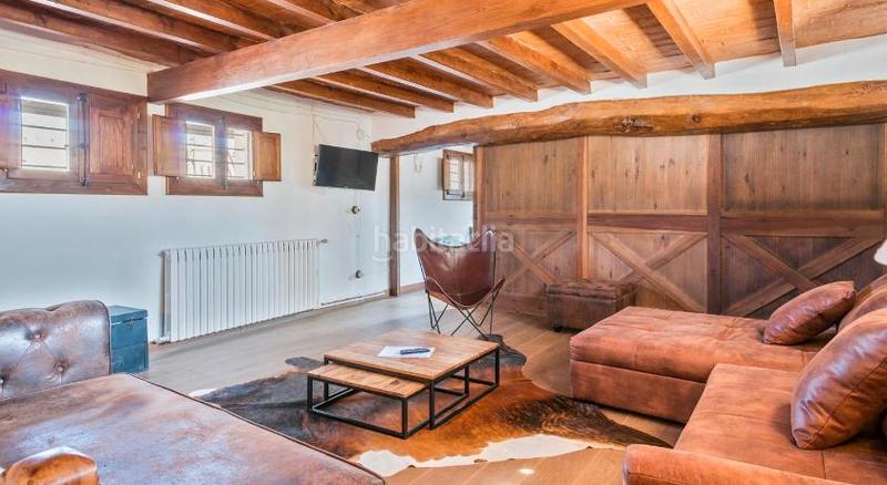 Foto d8f304e5-cfd0-4d5e-bbc4-6a77380c6b56. Masia amb xemeneia calefacció aparcament piscina a Castellar del Vallès