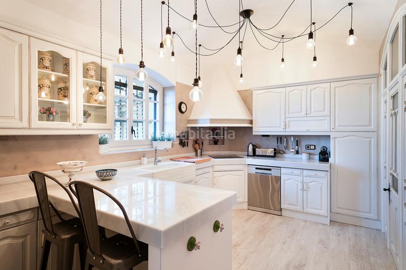 Foto df1448d1-abad-4ac2-880e-26e73bd2e061. Masia amb xemeneia calefacció aparcament piscina a Castellar del Vallès