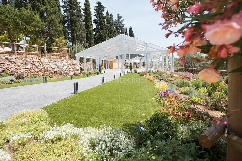 Foto f83be460-d491-4dda-800a-daa3730dfbf9. Masia amb xemeneia calefacció aparcament piscina a Castellar del Vallès