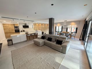 Casa pareada  Carrer de miquel rossell� i alemany. Maravillosa casa adosada alquiler o venta , en cala mayor no te