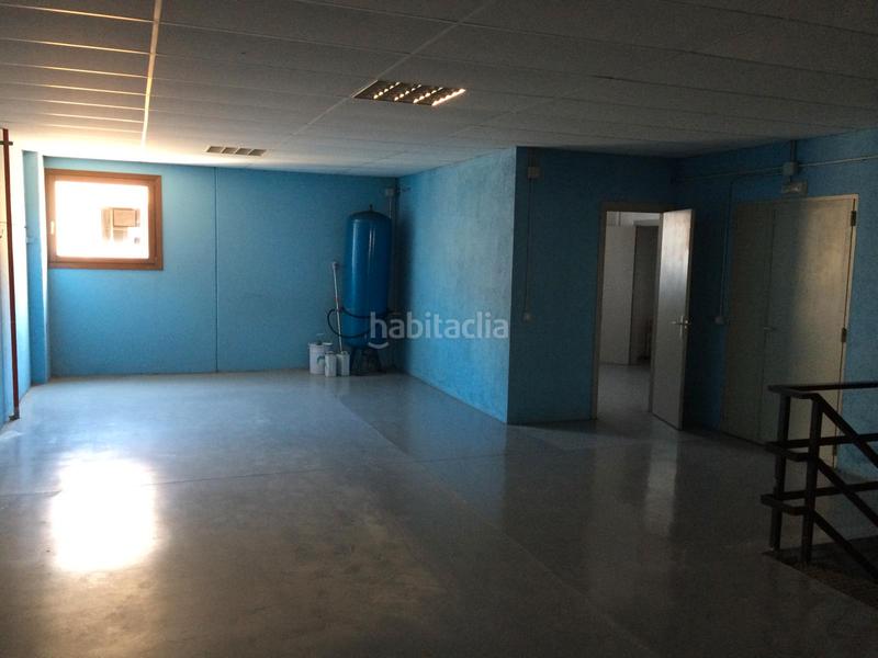 Foto e77927c5-6046-4cbc-8f39-2ebf45c94493. Rent industrial building with heating in Ca n'Aurell Terrassa