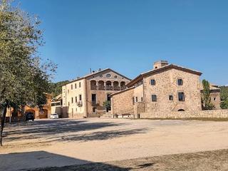 Edifici a Navàs. Restaurante gaia en venta en gaia