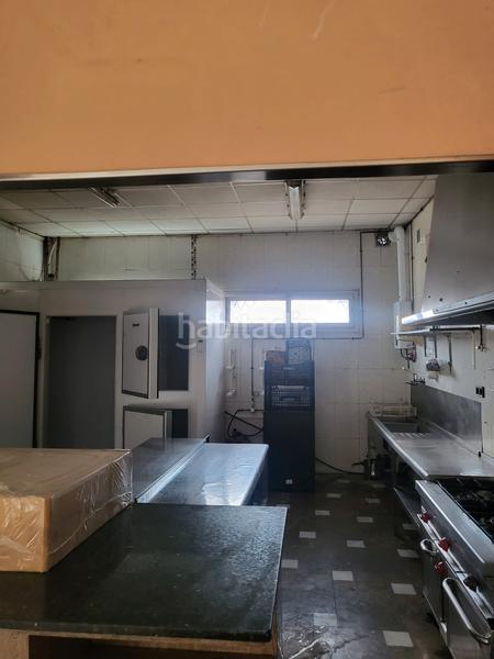 Foto 46a9c00f-b763-416e-8370-dc90612a5c4b. Alquiler local comercial en carretera de martorell 243 traspaso/alquiler de local bar restaurante en Terrassa