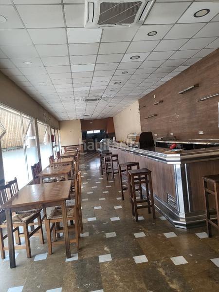 Foto c5845e6d-a2ed-4991-a74e-e05b3c67d7f8. Alquiler local comercial en carretera de martorell 243 traspaso/alquiler de local bar restaurante en Terrassa