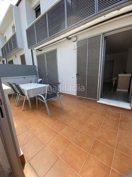 Foto 0c27d2fb-b696-4927-a4ba-e7e9fcae1198. Casa adossada amb piscina a Roda de Barà