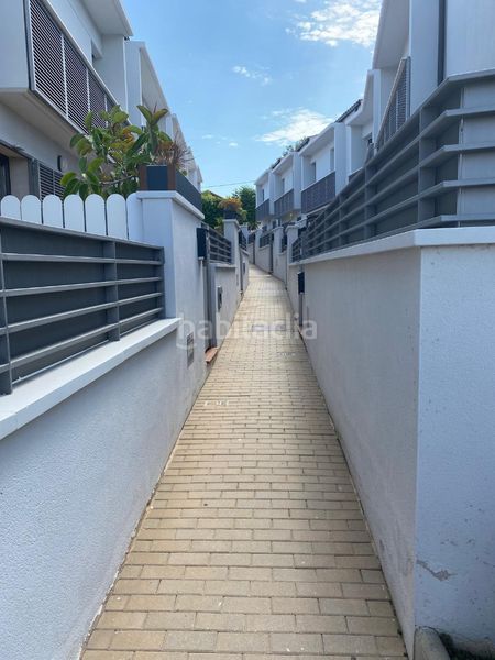 Foto 7fe27ac8-a11b-41c3-9225-f8f11257b4ff. Casa adossada amb piscina a Roda de Barà