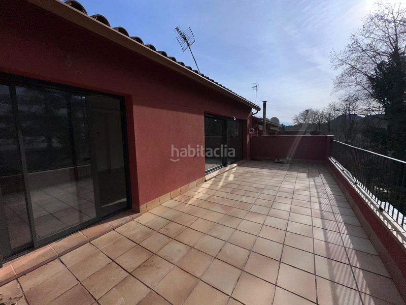 Foto c2227f9e-275d-47aa-b52f-a97a26525dae. Casa aparellada amb aparcament a Arbúcies