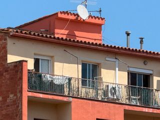 Flat  Carrer de campcardós. Oportunidad para inversores – vivienda con inquilino y rentabili