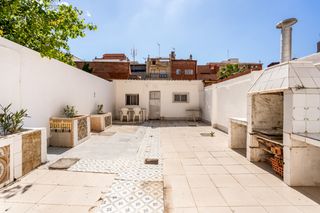 Casa  Carrer de marià fortuny. Fantástico casa-chalet con gran potencial en cornellà de llobreg