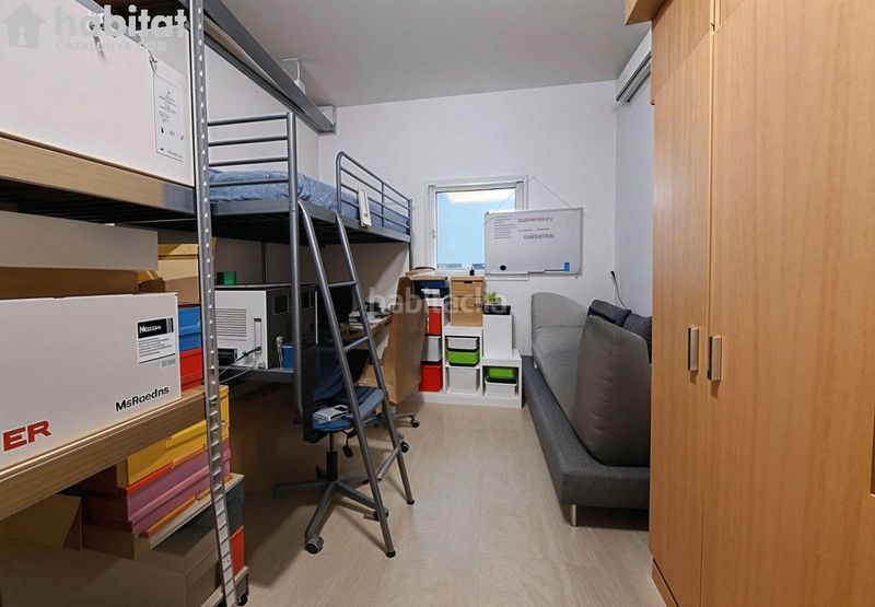 Foto a89ed83f-770f-4b88-97c8-c1783221e9fd. Casa amb aparcament piscina a Masquefa