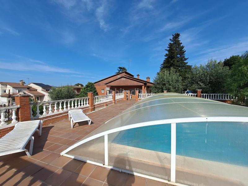 Foto bb3dcba7-77bd-42a4-9c7d-370a5bc093a2. Casa con riscaldamento parcheggio piscina in Masquefa