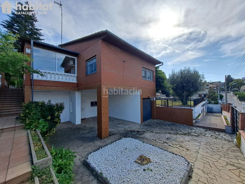 Foto c775ad40-1171-4e9b-b739-85e8bc22142f. Casa amb aparcament piscina a Masquefa