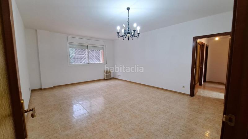 Foto 03df9602-74e6-4578-90e4-a33c563aef04. Pis amb calefacció aparcament a Nucli Urbà Esparreguera