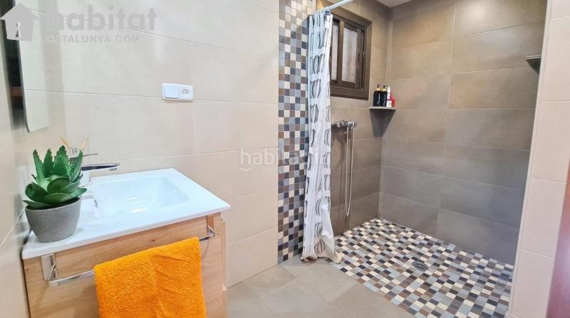 Foto e80cd9ca-aa3e-4a3b-8ed8-2a4961527412. Casa con riscaldamento parcheggio in Pallejà