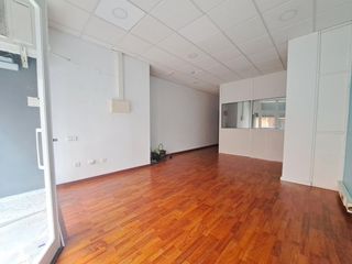 Rent Business premise in Martorell. Magnífico local habilitado, ideal oficina o tienda zona torrent