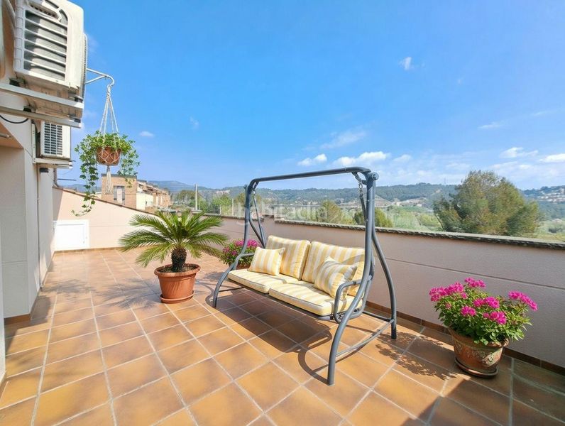 Foto 43c70074-9454-4341-8f06-129db7e7e274. Casa amb calefacció aparcament a Abrera