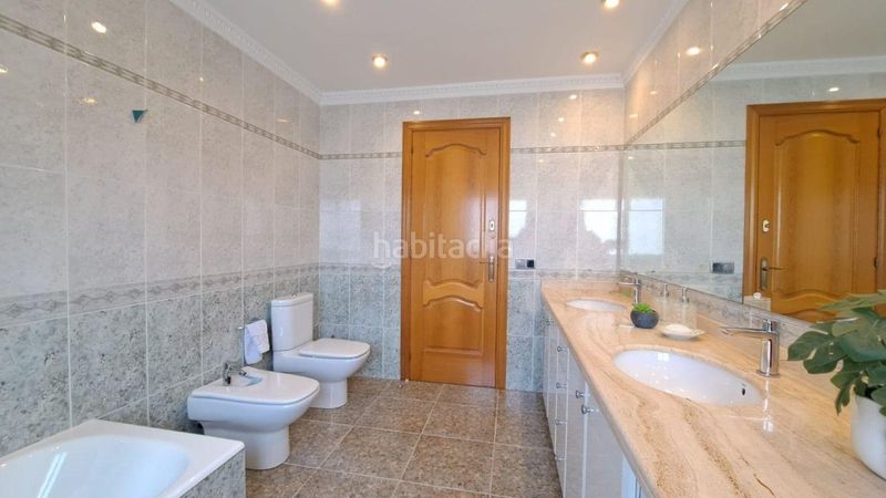 Foto f9818d29-e35b-4d69-a890-620c8dc9c237. Casa amb calefacció aparcament a Abrera