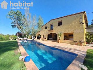 Chalet in Sant Esteve Sesrovires. Exclusiva masía con piscina y amplia parcela llana en sant estev
