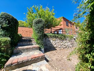 Haus in Hostalets de Pierola (Els). Casa a 4 vientos con parcela de 8.177m2