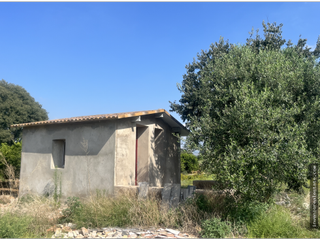 Masía en Madrigal. Finca rústica en venta con caseta