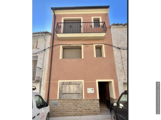 Casa a Castillo de Villamalefa. Casa disponible en venta