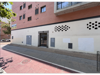 Rent Business premise in Estación - Universidad. Local disponible en alquiler