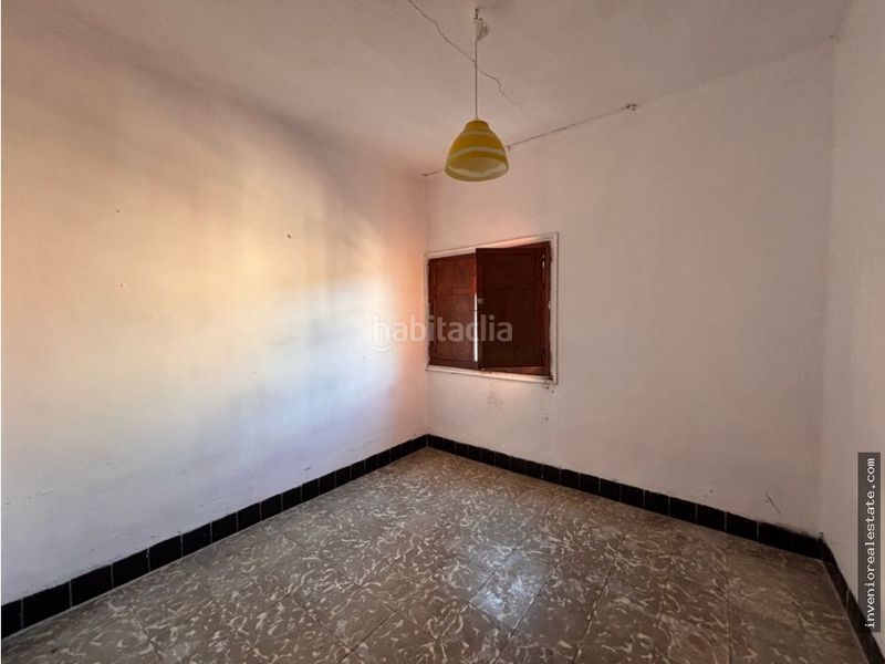 Foto 71acddda-b4f6-4b7a-b7b6-cd0b510dc410. Edificio in Tales