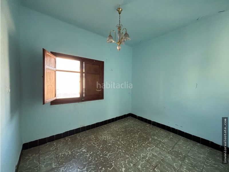 Foto c0889a32-8f78-4159-ad02-ca5bfd559e24. Edificio in Tales