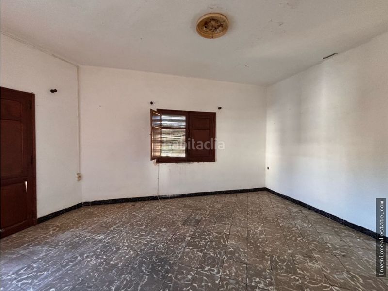 Foto c0b30e52-437c-4e2c-b8ee-11d53d18c21a. Edificio in Tales
