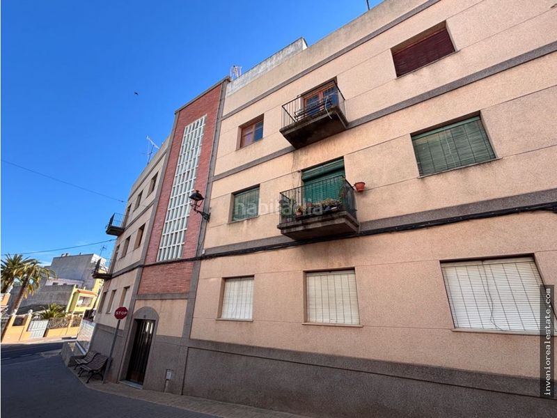 Foto ccba3cdd-28b9-4163-ba62-1de2d33ce8ff. Edificio in Tales
