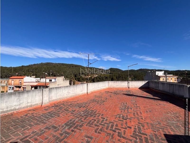 Foto d4b22667-88b1-4b0b-9c52-379e062a4727. Edificio in Tales