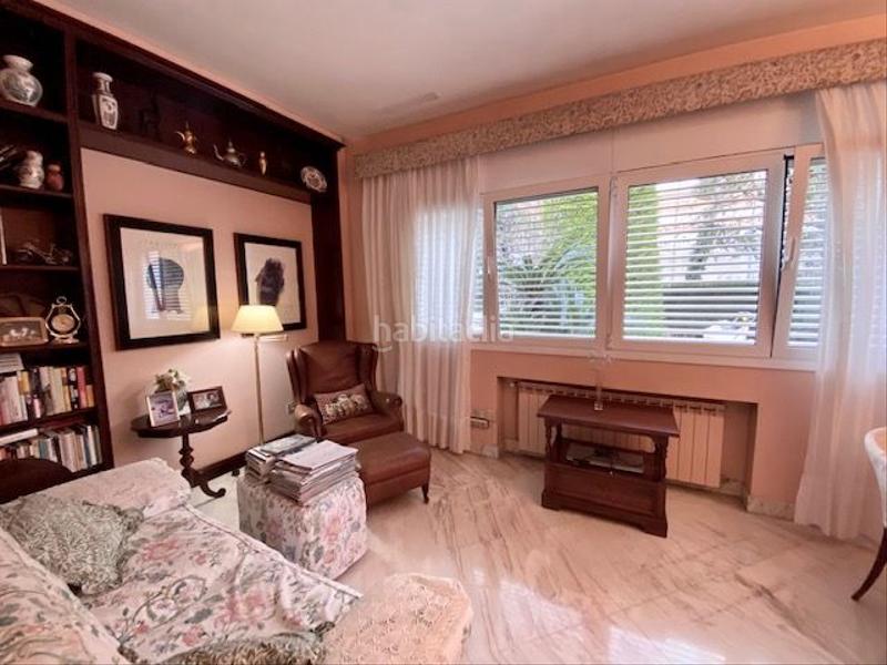 Foto 0e6fd400-e928-49c1-b46a-8e0ac4df5aa5. Casa con riscaldamento parcheggio piscina in Pedralbes Barcelona